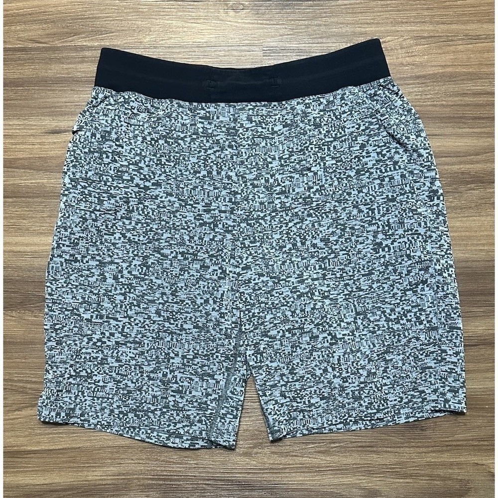 Lululemon License To Train Linerless Athletic Black Grey Pattern Shorts Sz M